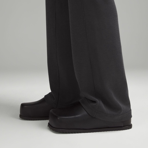 NWOT Ribbed Softstreme Flared Pant Regular 
black color
size 6
Sf/pf - Picture 5 of 10